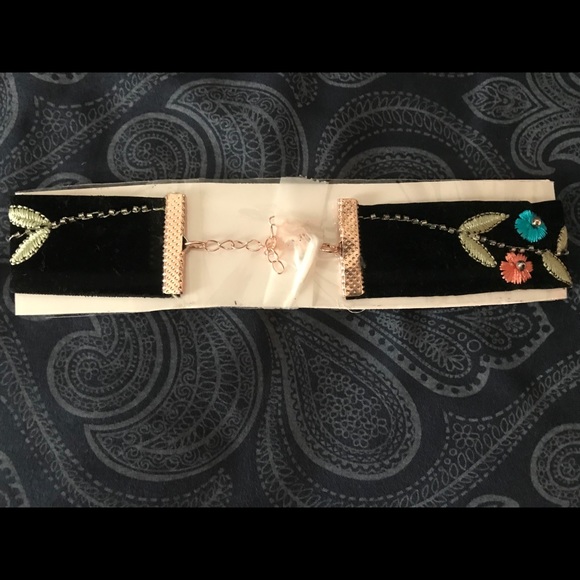 NWT black choker with rose gold birds and flowers - Picture 3 of 3